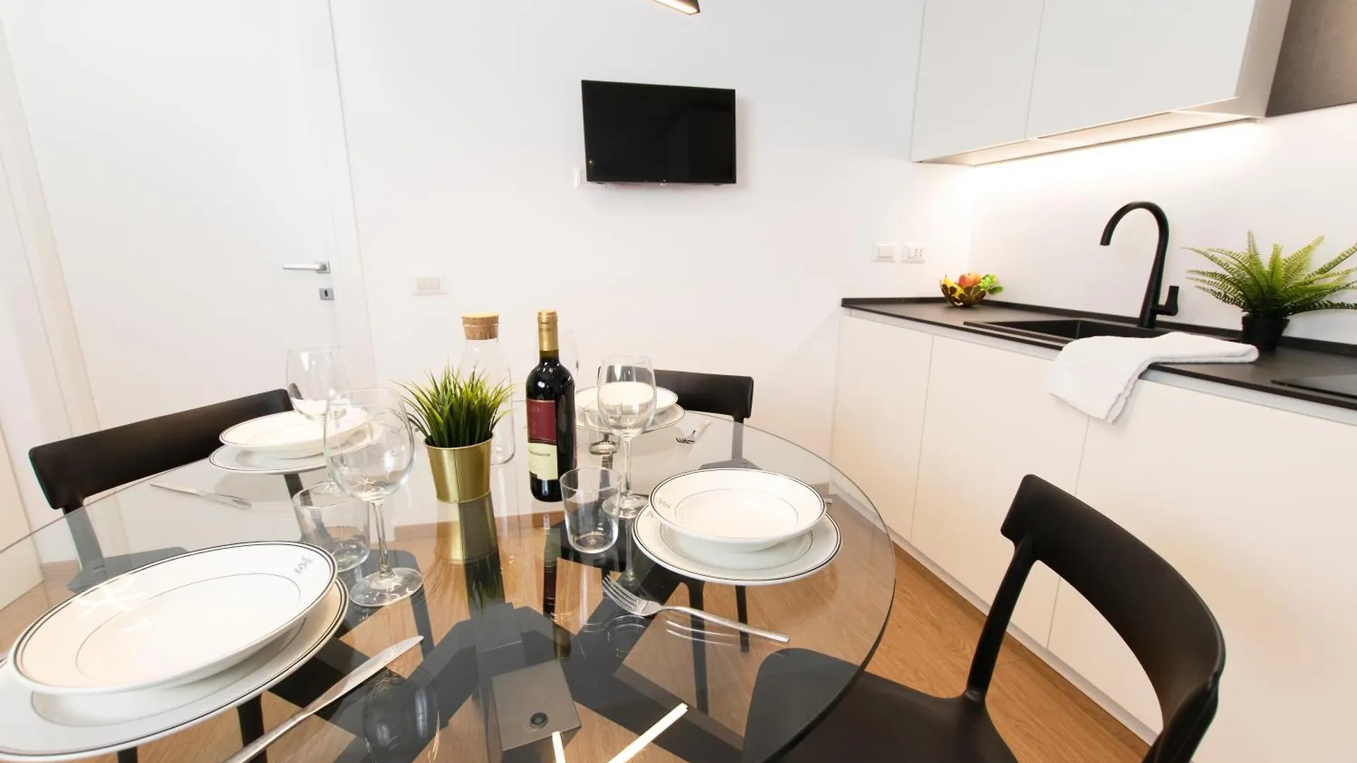 Ihost Apartment - Simonetta 7 Milan 0*,